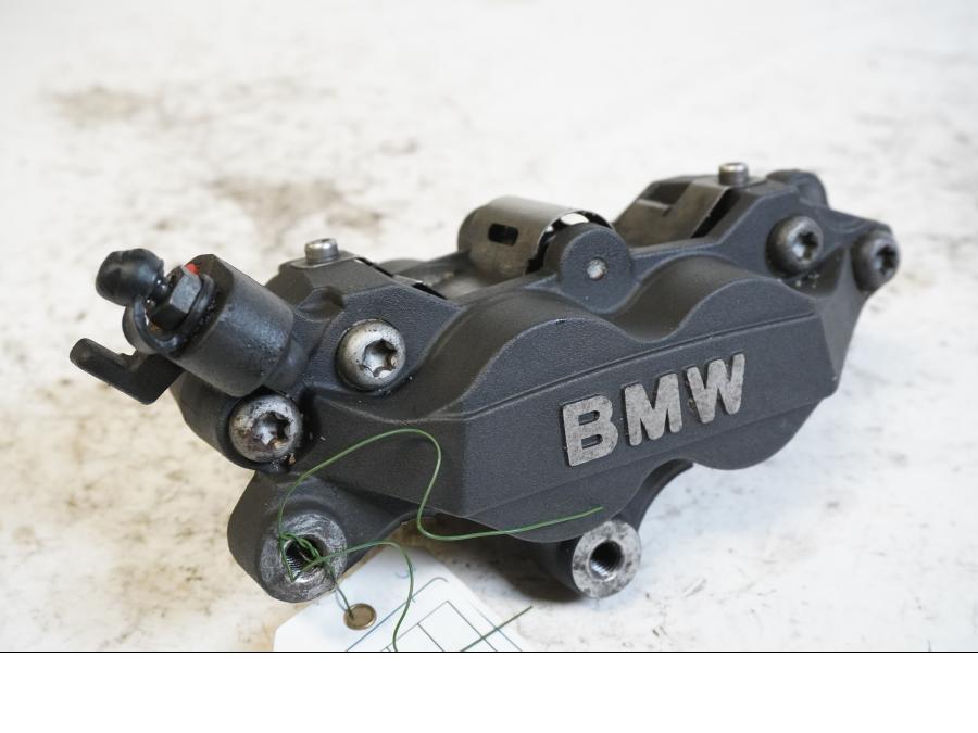 Framsidan på Bromsok från en BMW R 850 R -2004 motorcykel.