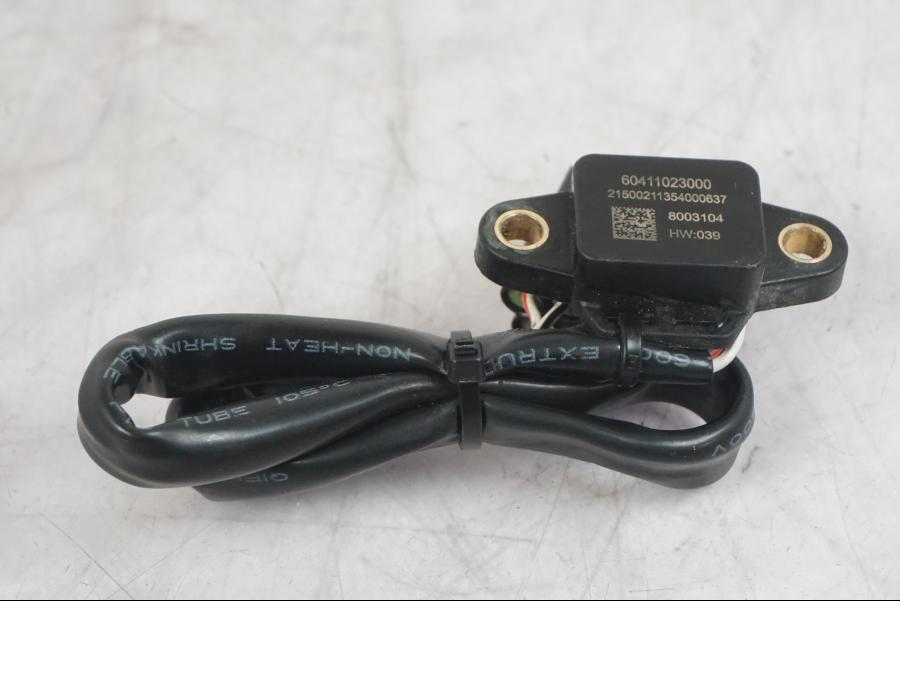 Vänster sida på Växelindikator från en KTM 1290 Super Duke R -2022 motorcykel.