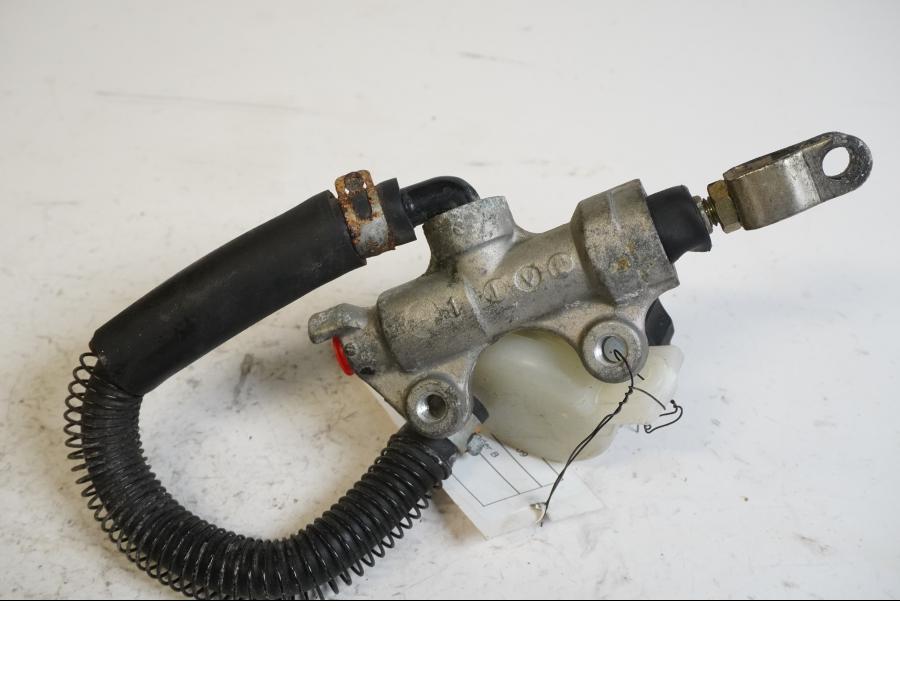 Baksidan på Bromshuvudcylinder från en Kawasaki ZXR 400 -1992 motorcykel.