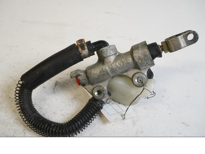 Baksidan på Bromshuvudcylinder från en Kawasaki ZXR 400 -1992 motorcykel.