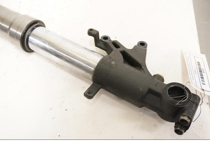 Baksidan på Gaffelben från en Honda CBR 900 RR -2000 motorcykel.