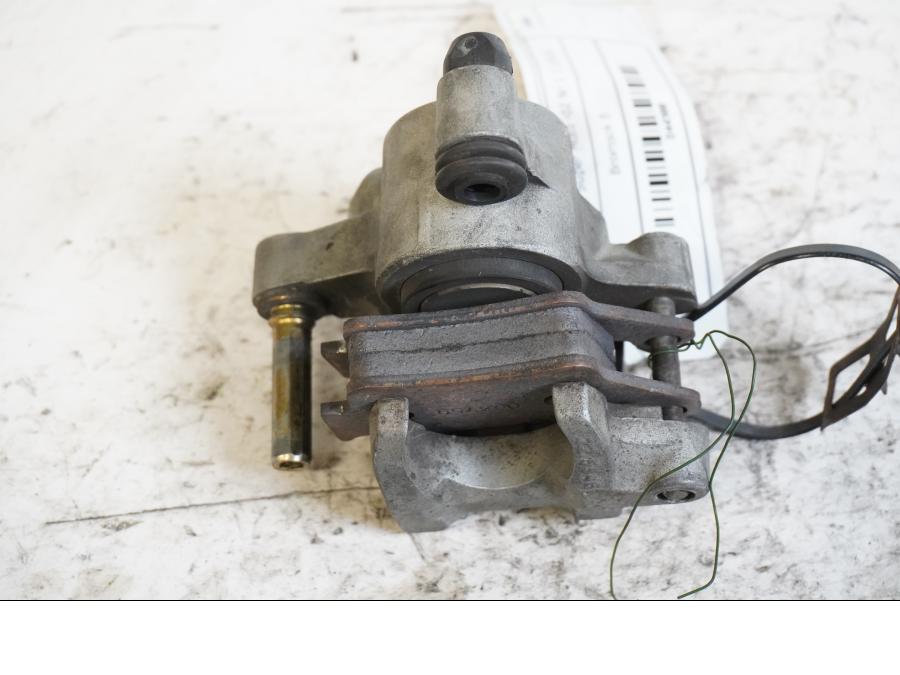 Baksidan på Bromsok från en KTM 625 SC SM -2002 motorcykel.