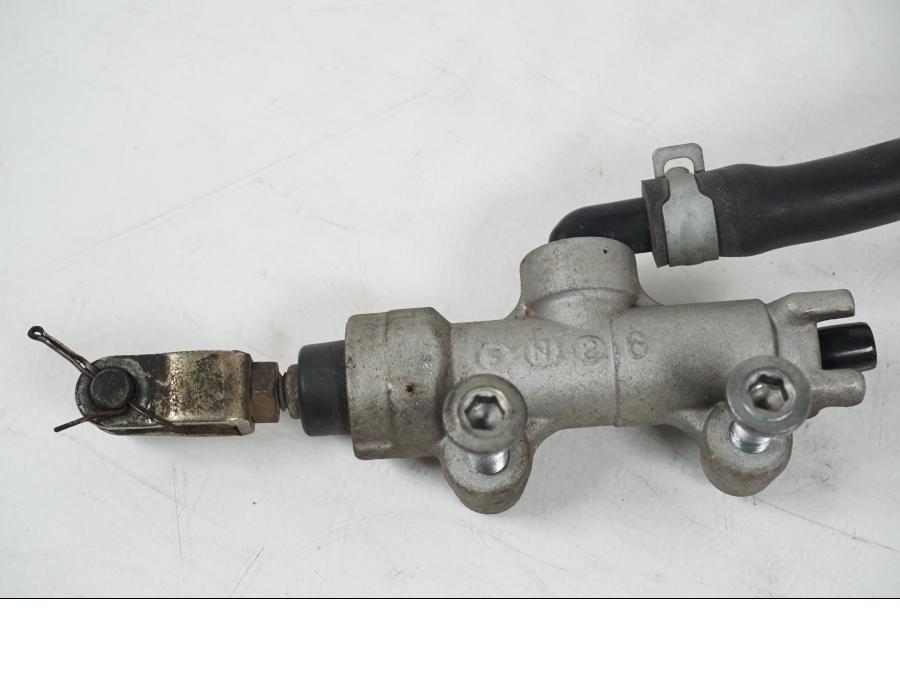 Baksidan på Bromshuvudcylinder från en Kawasaki Z 750 -2006 motorcykel.