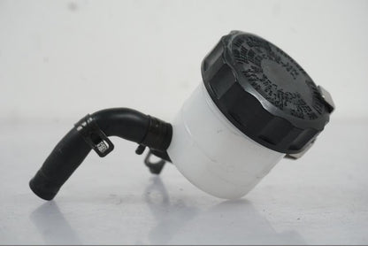 Vänster sida på Bromsvätskebehållare från en Kawasaki ZX-6R -2005 motorcykel.