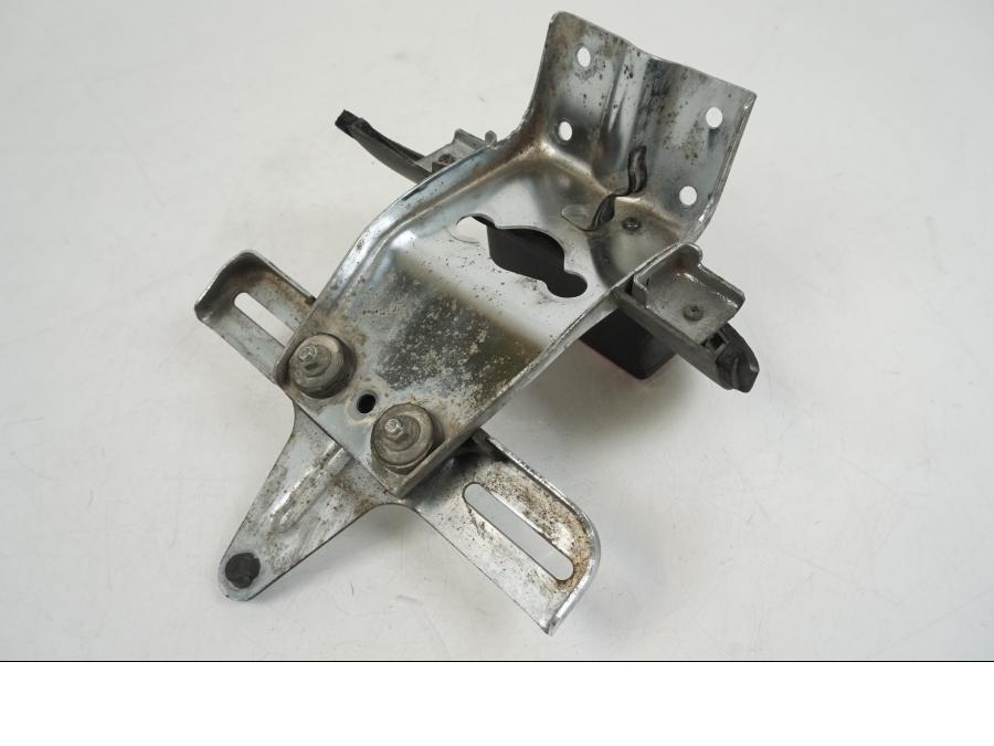 Extrabild1 på Skylthållare från en Suzuki VS 1400 -1999 motorcykel.