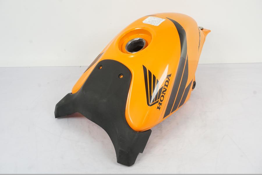 Framsidan på Bensintank från en Honda CBR 125 R -2006 motorcykel.