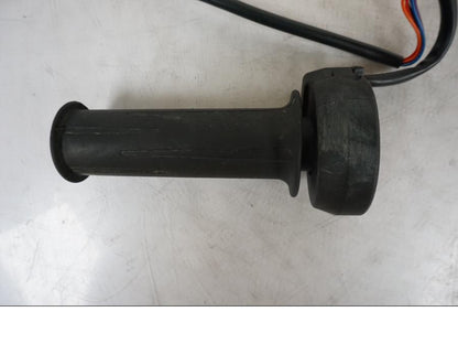 Höger sida på Gasreglage från en KTM 1290 Super Duke R -2023 motorcykel.