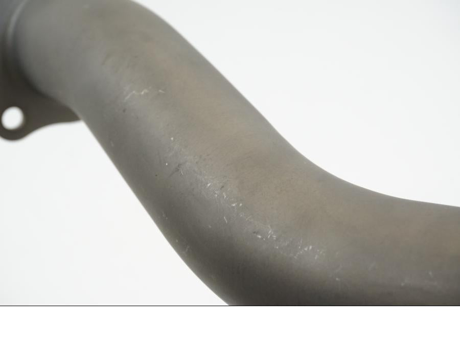 Snett nerifrån på Mellanrör från en Kawasaki ZX-10R -2004 motorcykel.