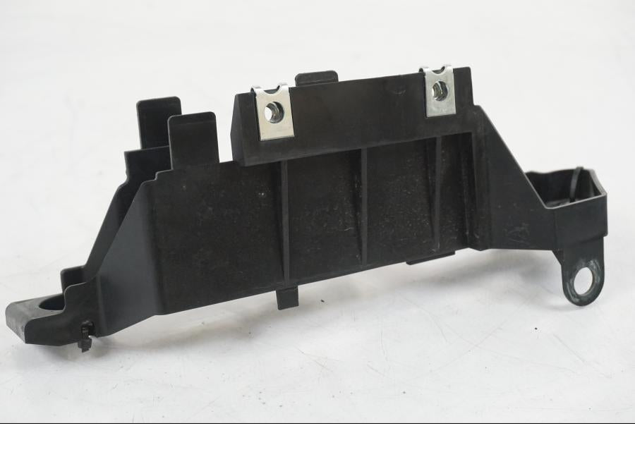 Höger sida på Relähållare från en Yamaha MT-07 -2019 motorcykel.