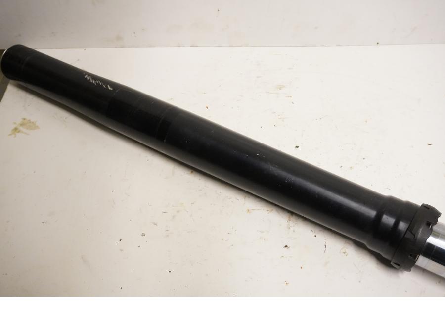 Vänster sida på Gaffelben från en KTM 250 EXC-F -2008 motorcykel.