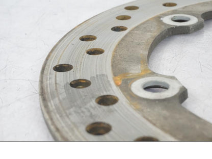 Baksidan på Bromsskiva från en Honda CBR 1000 F -1999 motorcykel.