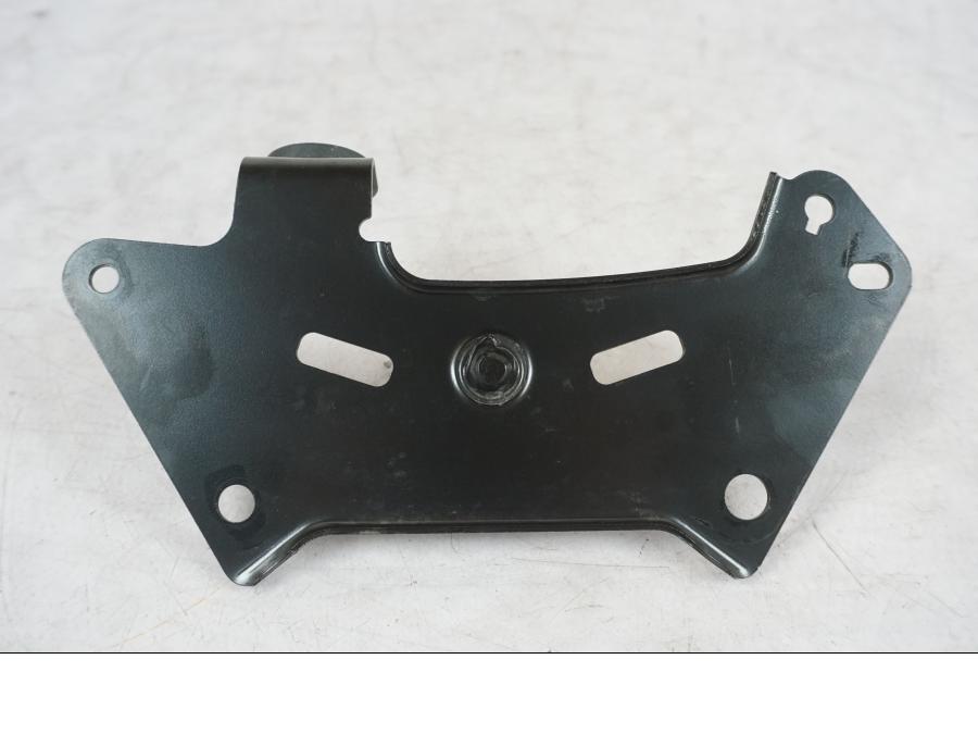 Baksidan på Bensintankfäste från en Triumph Tiger 1200 -2018 motorcykel.