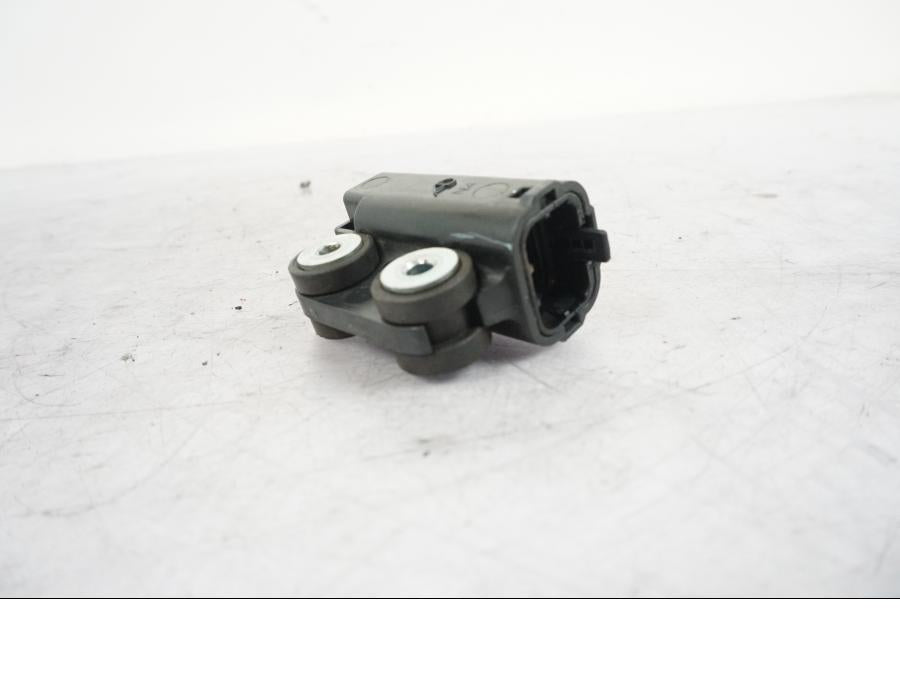 Baksidan på Tilt Sensor från en Triumph Bonneville T120 -2021 motorcykel.