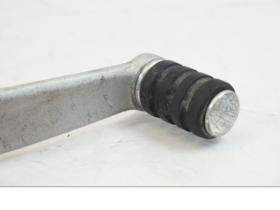 Höger sida på Växelpedal från en Triumph Speed Triple -2021 motorcykel.