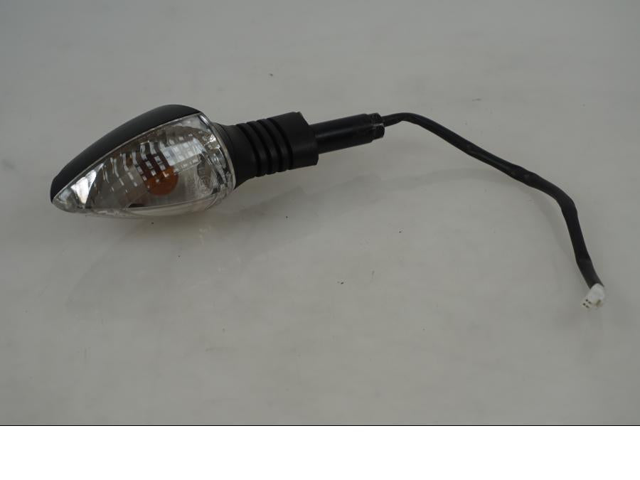 Framsidan på Blinkers från en KTM 990 Super Duke -2009 motorcykel.