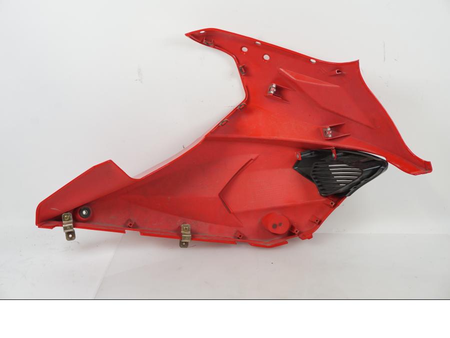 Baksidan på Toppkåpa från en Hyosung GT 650 -2006 motorcykel.