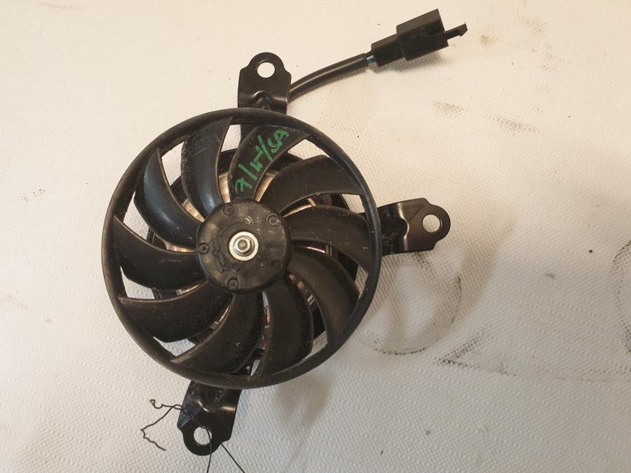 Framsidan på Vattenkylfläkt från en Kawasaki Z 125 -2019 motorcykel.