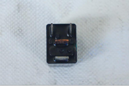 Framsidan på Relä från en Ducati 899 Panigale -2015 motorcykel.