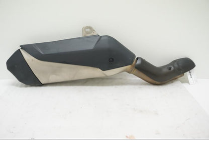 Baksidan på Ljuddämpare från en Ducati Multistrada 1158 V4 -2021 motorcykel.