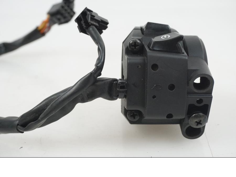 Extrabild5 på Styrelreglage från en Suzuki GSX-R 750 -2009 motorcykel.