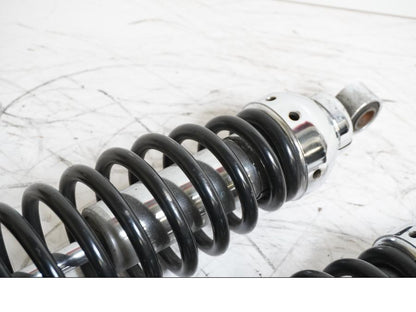 Snett uppifrån på Stötdämpare från en Yamaha V-MAX 1200 -2001 motorcykel.