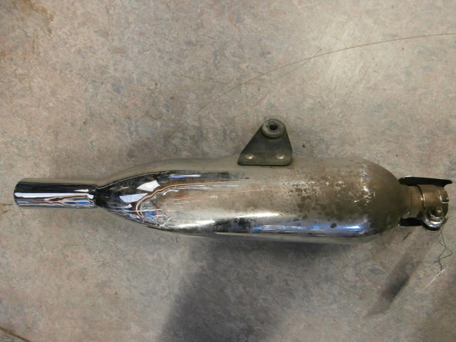 Baksidan på Ljuddämpare från en Triumph Legend TT -2001 motorcykel.