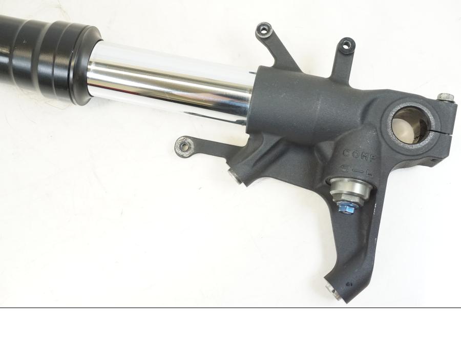 Baksidan på Gaffelben från en Suzuki GSX-R 750 -2008 motorcykel.