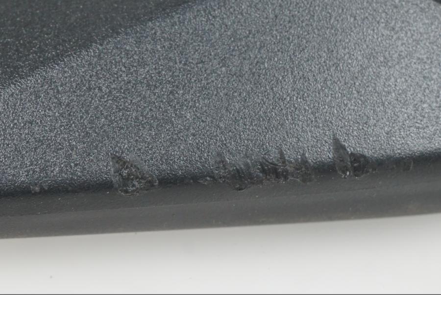 Snett nerifrån på Bakvinge från en BMW S 1000 R -2017 motorcykel.