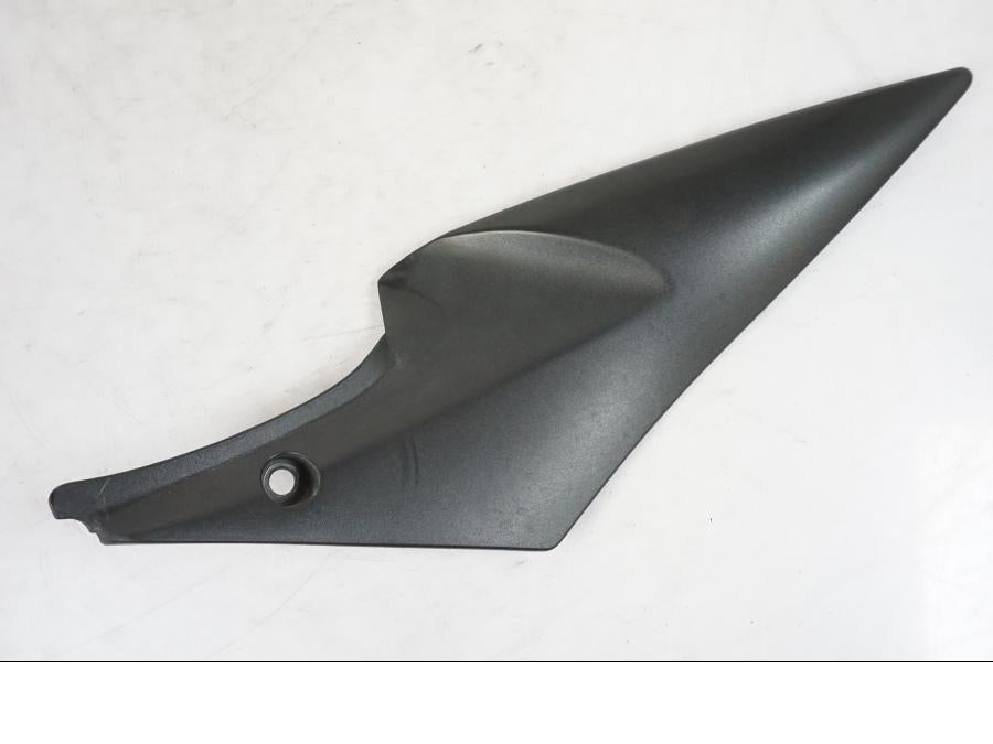 Framsidan på Sidopanel från en Suzuki GSX-R 750 -2006 motorcykel.