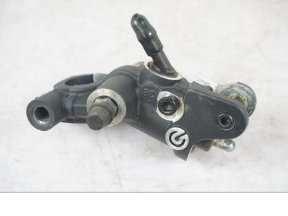 Framsidan på Bromshuvudcylinder från en KTM 1290 Super Adventure S -2022 motorcykel.