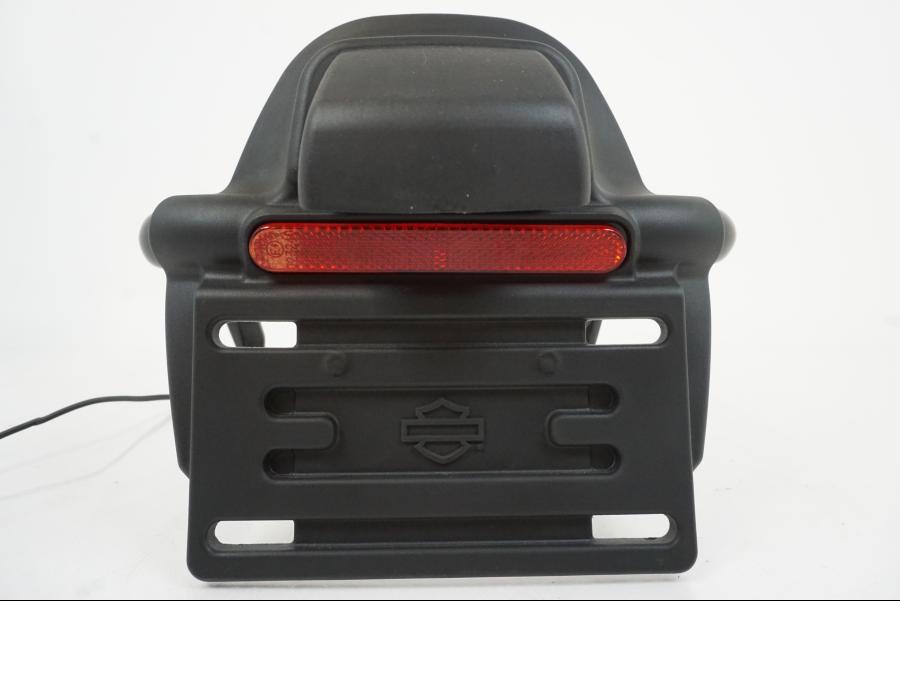 Vänster sida på Skylthållare från en H-D FAT BOB fxfb -2018 motorcykel.