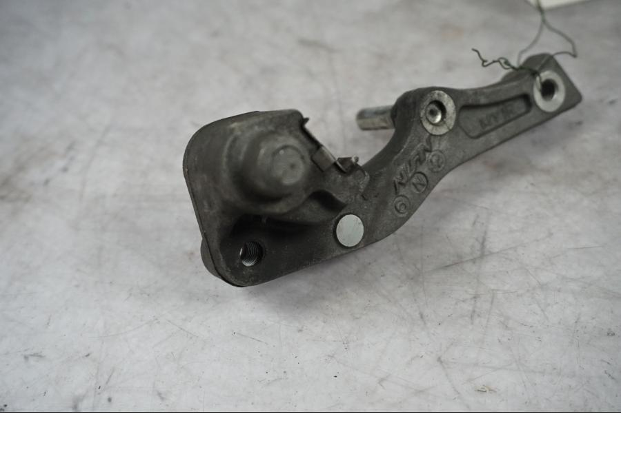 Höger sida på Bromsoksfäste från en Honda XL 650 V -2007 motorcykel.