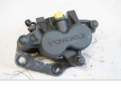 Framsidan på Bromsok från en Kawasaki Versys 650 -2007 motorcykel.