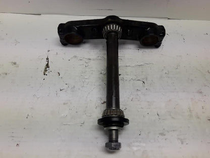 Baksidan på Gaffelkrona från en Kawasaki KLE 500 -2001 motorcykel.