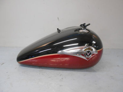 Framsidan på Bensintank från en Kawasaki VN 1500 Classic Tourer -2002 motorcykel.