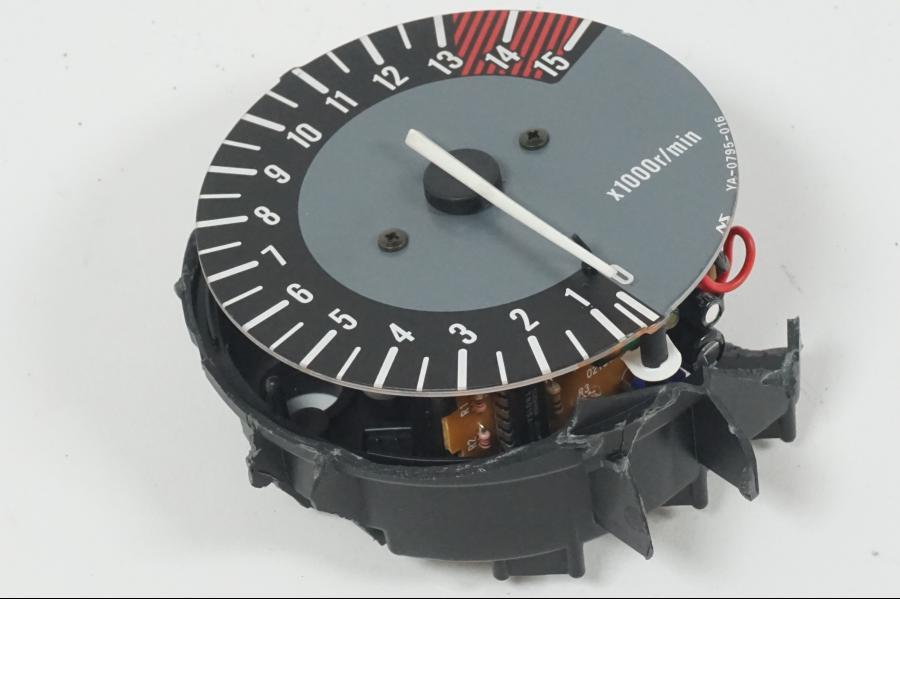 Framsidan på Varvräknare från en Yamaha YZF 600 R -1997 motorcykel.