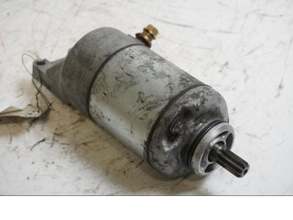 Framsidan på Startmotor från en Suzuki RF 900 R -1998 motorcykel.