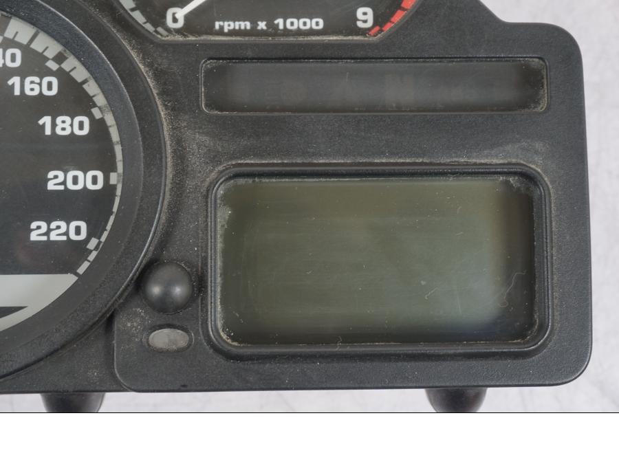 Höger sida på Instrumentpanel från en BMW R 1200 GS -2005 motorcykel.