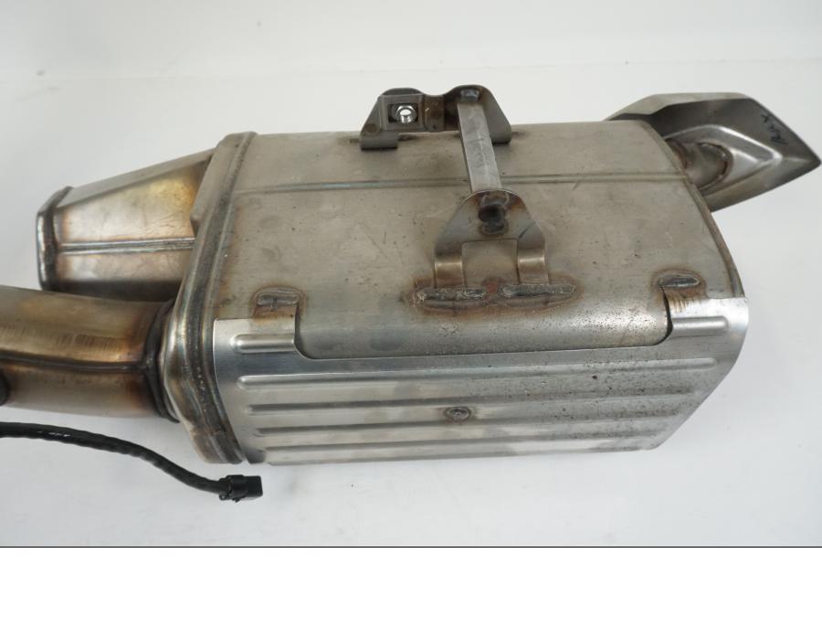 Extrabild2 på Avgassystem från en Kawasaki ER-6N -2012 motorcykel.