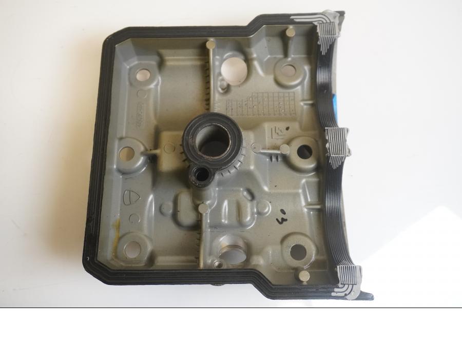 Höger sida på Ventilkåpa från en Ducati Multistrada 1260 -2020 motorcykel.