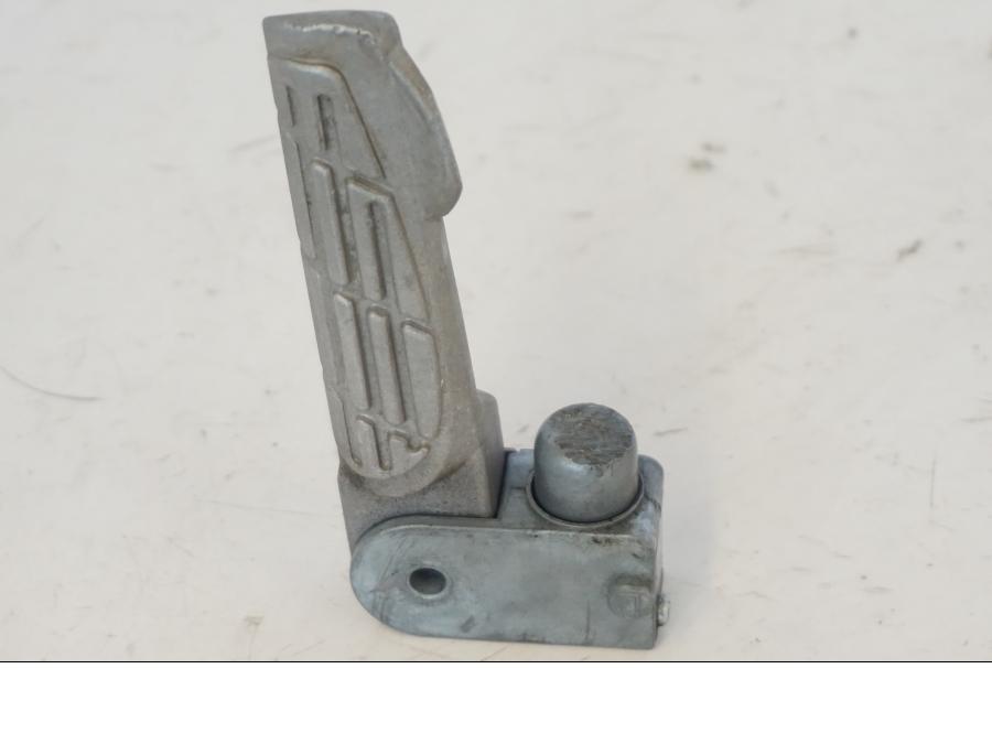 Vänster sida på Fotpinne från en Kymco Agility 125 -2019 scooter.