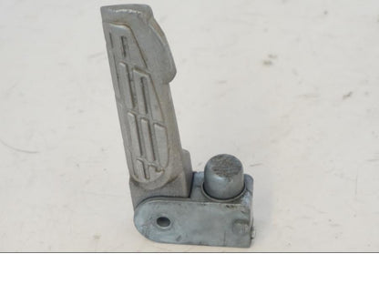 Vänster sida på Fotpinne från en Kymco Agility 125 -2019 scooter.