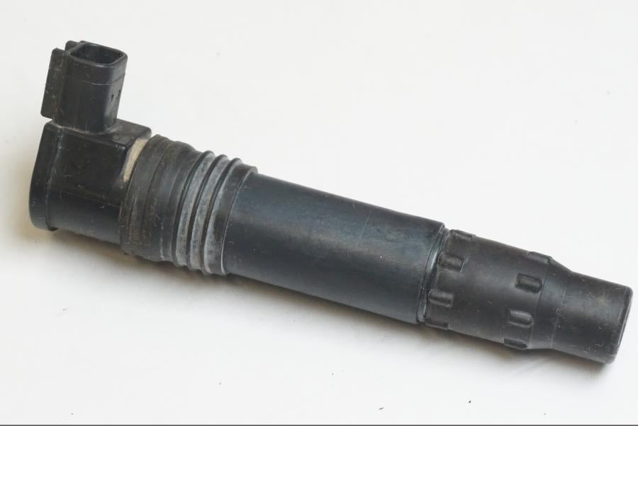 Framsidan på Tändspole från en KTM 1190 Adventure -2015 motorcykel.