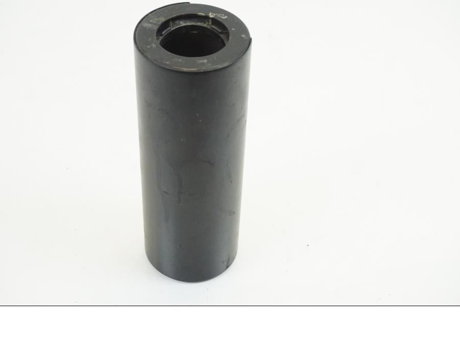 Baksidan på Gaffelbensskydd från en Suzuki VL 1500 -1999 motorcykel.