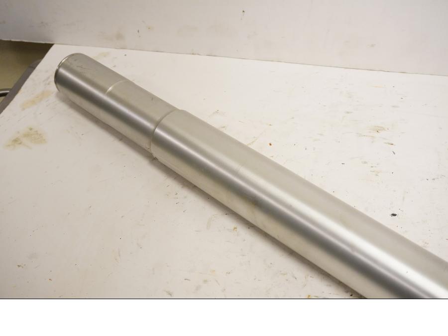 Vänster sida på Gaffelben från en Hyosung GT 650 -2006 motorcykel.