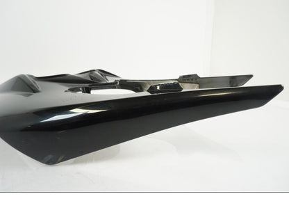 Snett nerifrån på Bakvinge från en Yamaha YZF 1000 R1 -2007 motorcykel.