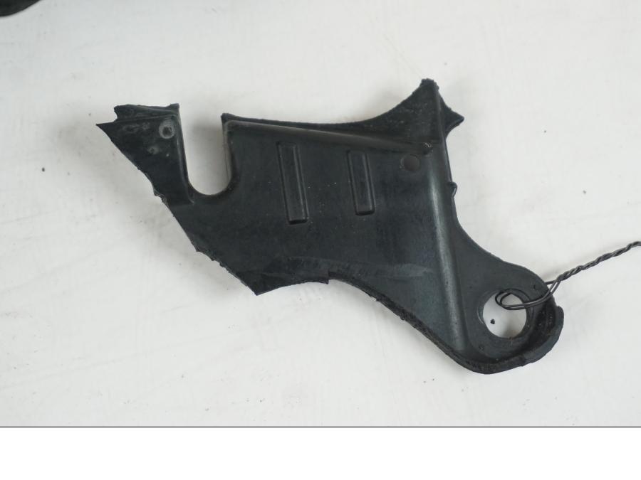 Baksidan på Luftburksnorkel från en Honda CBR 1000 -2005 motorcykel.