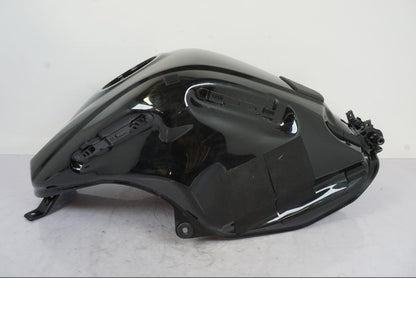 Vänster sida på Bensintank från en Honda VFR 1200 -2010 motorcykel.