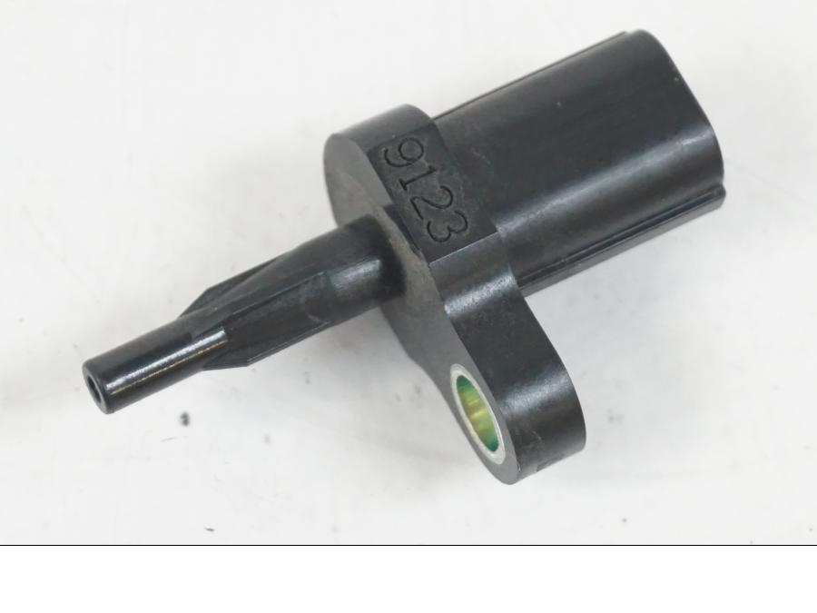 Framsidan på Temperatursensor från en Yamaha MT-07 -2019 motorcykel.