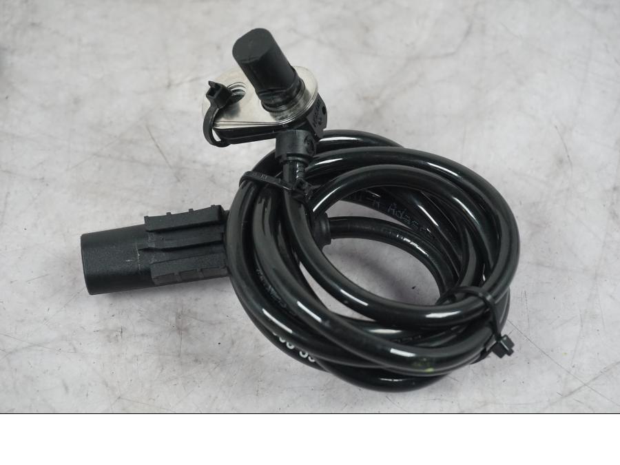 Framsidan på ABS givare från en Ducati Multistrada V4 -2024 motorcykel.